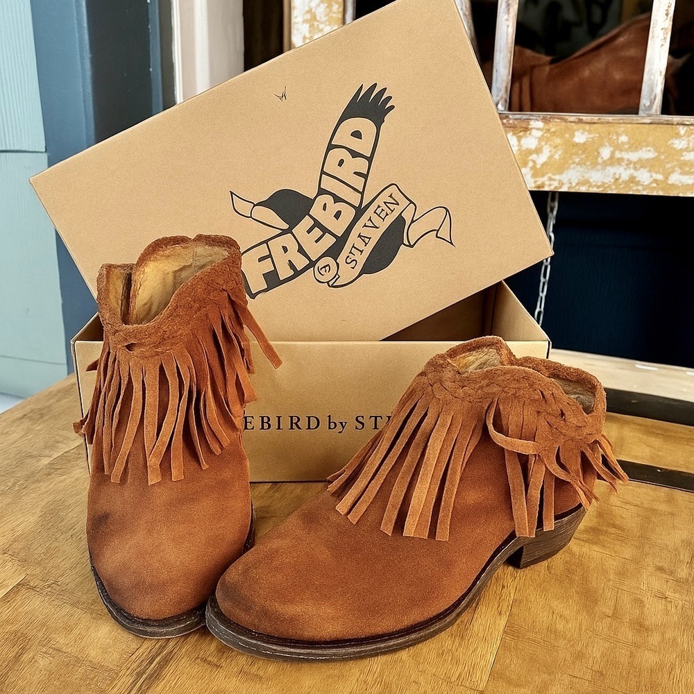 Freebird by Steven Lucy Suede Ankle Boots Tan Size 8 w/ Box - Picture 3 of 11
